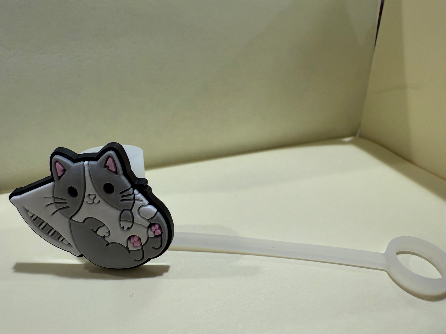 Straw cover kitten theme